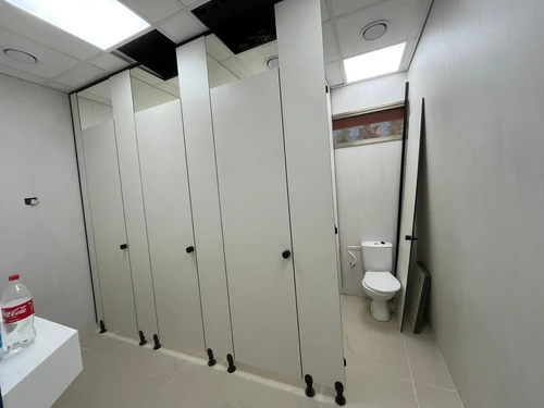 תאי שירותים מטרספה במפעל פאדאגיס ירוחם (2).