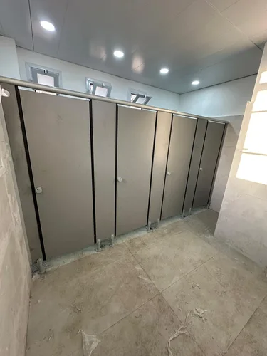 תאי שירותים ומחיצות מטרספה (H.P.L)