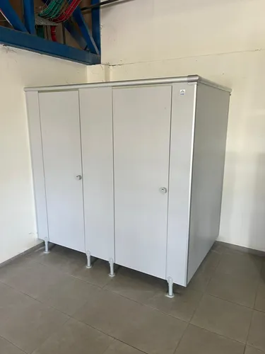 מחיצות HPL ( טרספה ) ודלתות לתאי שירותים